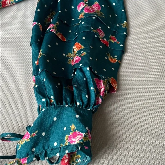 Anthropologie Teal Floral Blouse Pink Floral Print & Polka Dots Size Medium - Picture 10 of 10